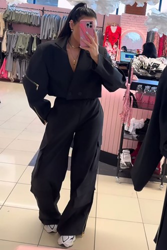 Spodnie-z-szeroka-nogawka-Cargo-LaMilla-czarne-w-Selavifashion.pl.JPEG